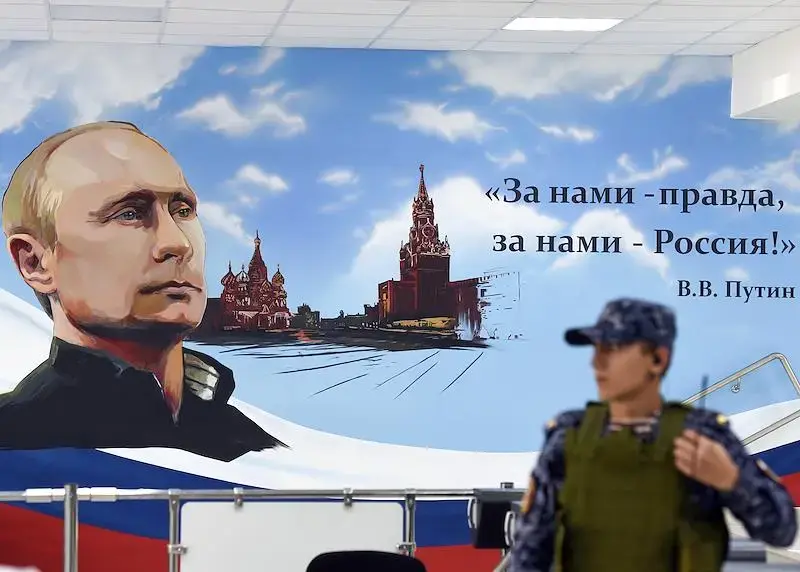 Избирательный участок в&nbsp;школе №&nbsp;5&nbsp;в&nbsp;Донецке во&nbsp;время голосования в&nbsp;органы местного самоуправления оккупированной части Донецкой области 8&nbsp;сентября 2023. Фото: Таисия Воронцова/Коммерсантъ