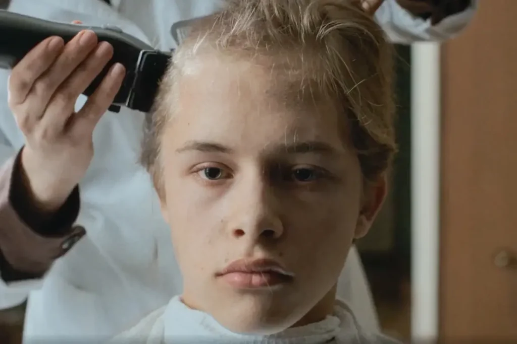 Скриншот из официального трейлера к сериалу «Слово пацана». Источник: Youtube-канал платформы Start.