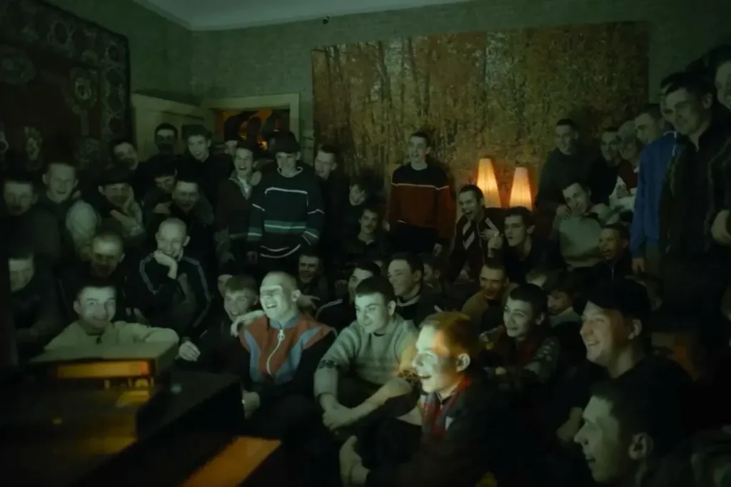 Скриншот из официального трейлера к сериалу «Слово пацана». Источник: Youtube-канал платформы Start.