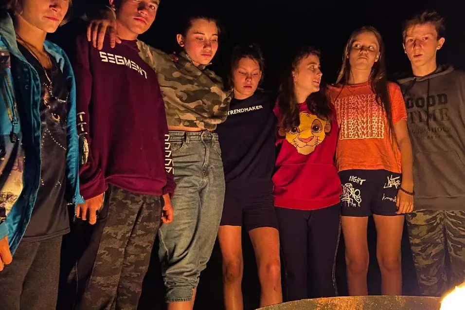 Подопечные фонда «Домик детства» во время проведения проекта «Team Extreme» для детей с опытом сиротства в 2021 году, Самарская область. Фото: предоставлено фондом «Домик детства».