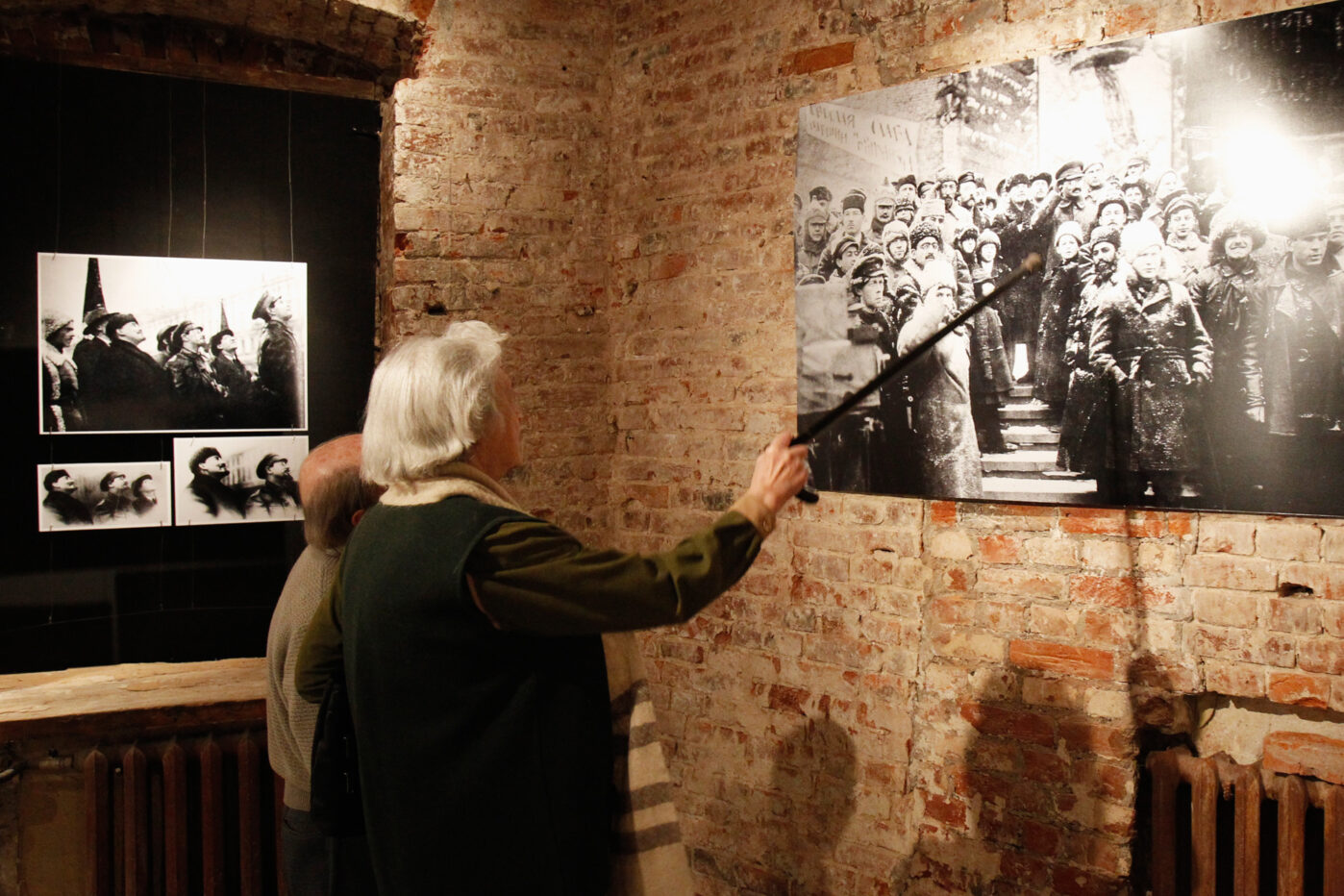 Посетители в&nbsp;музее истории ГУЛАГа в&nbsp;Москве