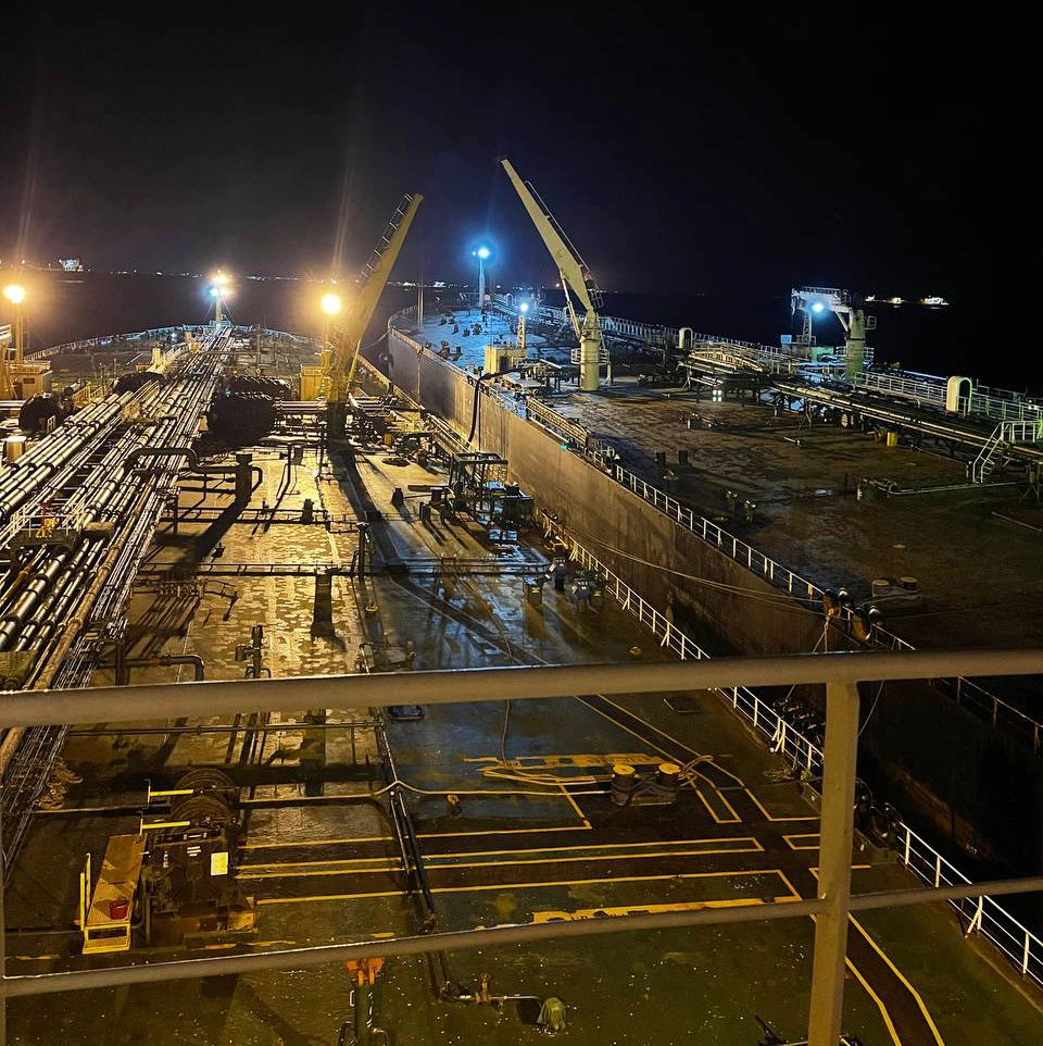 Перекачивание нефти методом ship-to-ship