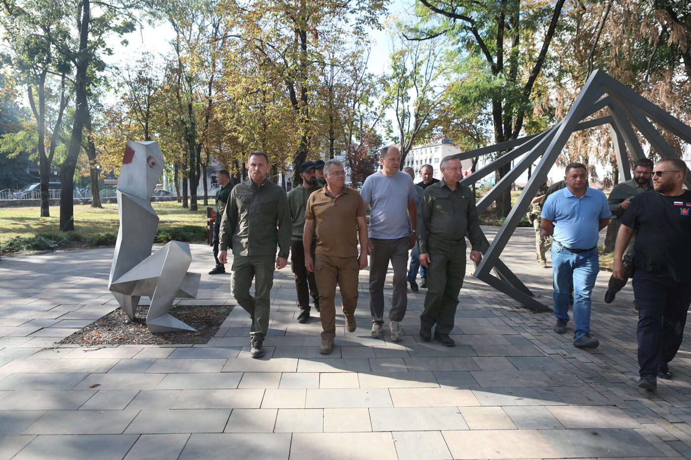 Андрей Скоблов и&nbsp;губернатор Санкт-Петербурга Александр Беглов в&nbsp;оккупированном Россией Мариуполе