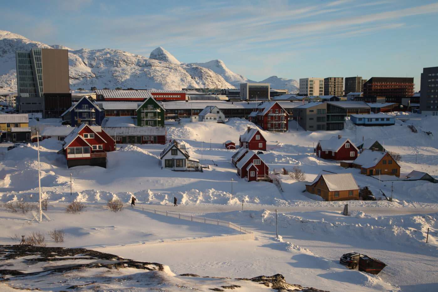 Вид на центральную часть гренландской столицы Нуук, Гренландия
