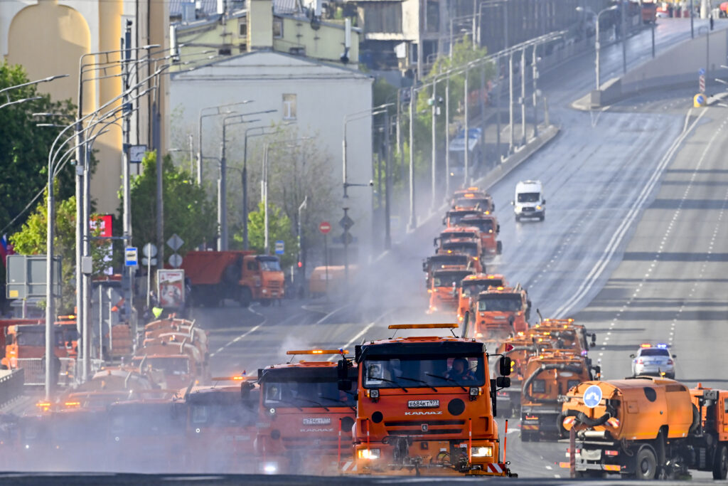 Россия отмечает 80-летие Победы парадом в&nbsp;Москве — с&nbsp;участием иностранных войск и&nbsp;лидеров