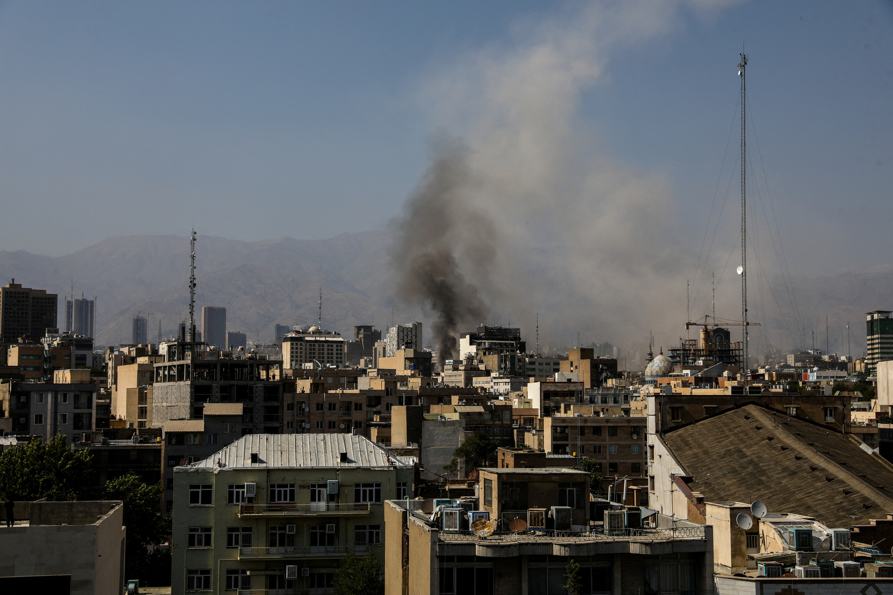 В нескольких точках Тегерана, связанных с&nbsp;Корпусом стражей исламской революции (КСИР), как минимум с&nbsp;мая по&nbsp;август 2024 года находилось, предположительно, более полусотни российских военных