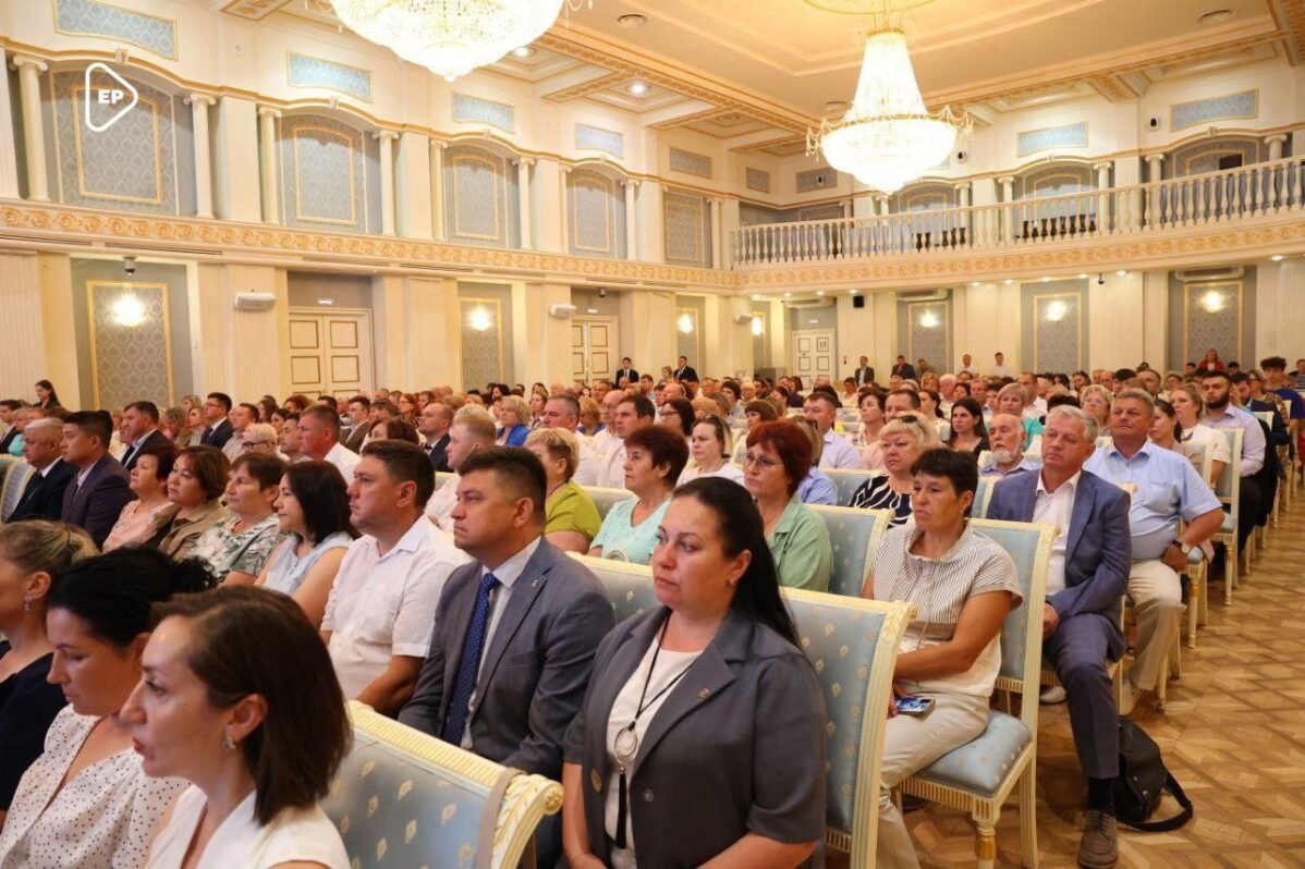 Секретарь Генсовета партии «Единая Россия» Владимир Якушев на&nbsp;форуме муниципальных депутатов в&nbsp;Ижевске