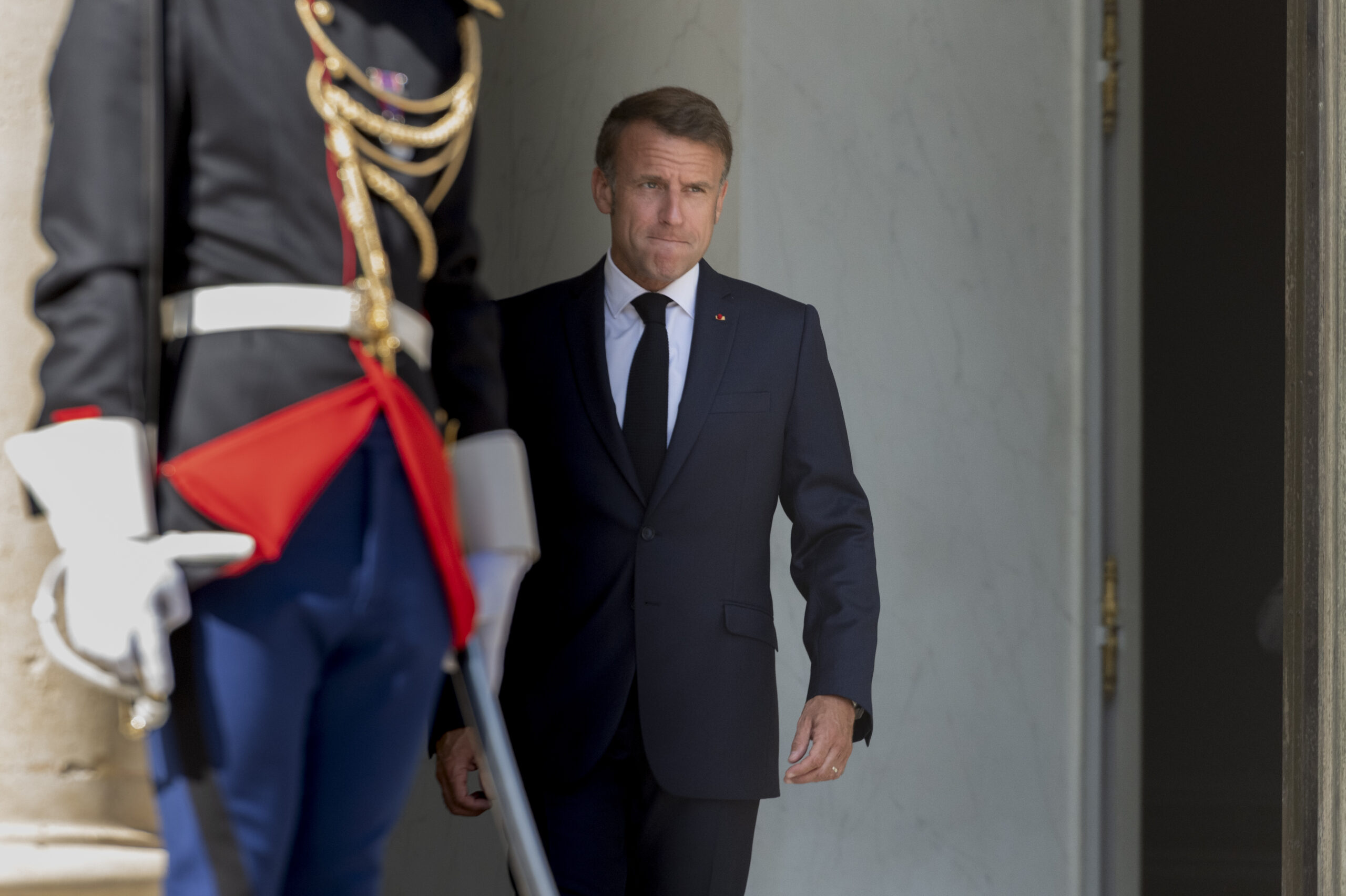 Эммануэль Макрон призвал Кремль к миру и заявил о поддержке территориальной целостности Украины