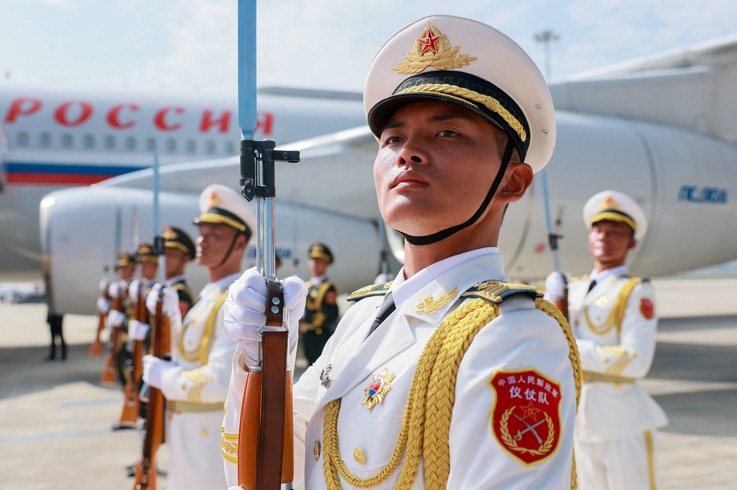 Москва призвала привлечь Китай к числу стран, которые предоставят гарантии безопасности для Украины после завершения войны. Предположительно, тема будет обсуждаться в ходе четырёхдневного визита Путина в Пекин, который состоится с 31 августа по 3 сентября