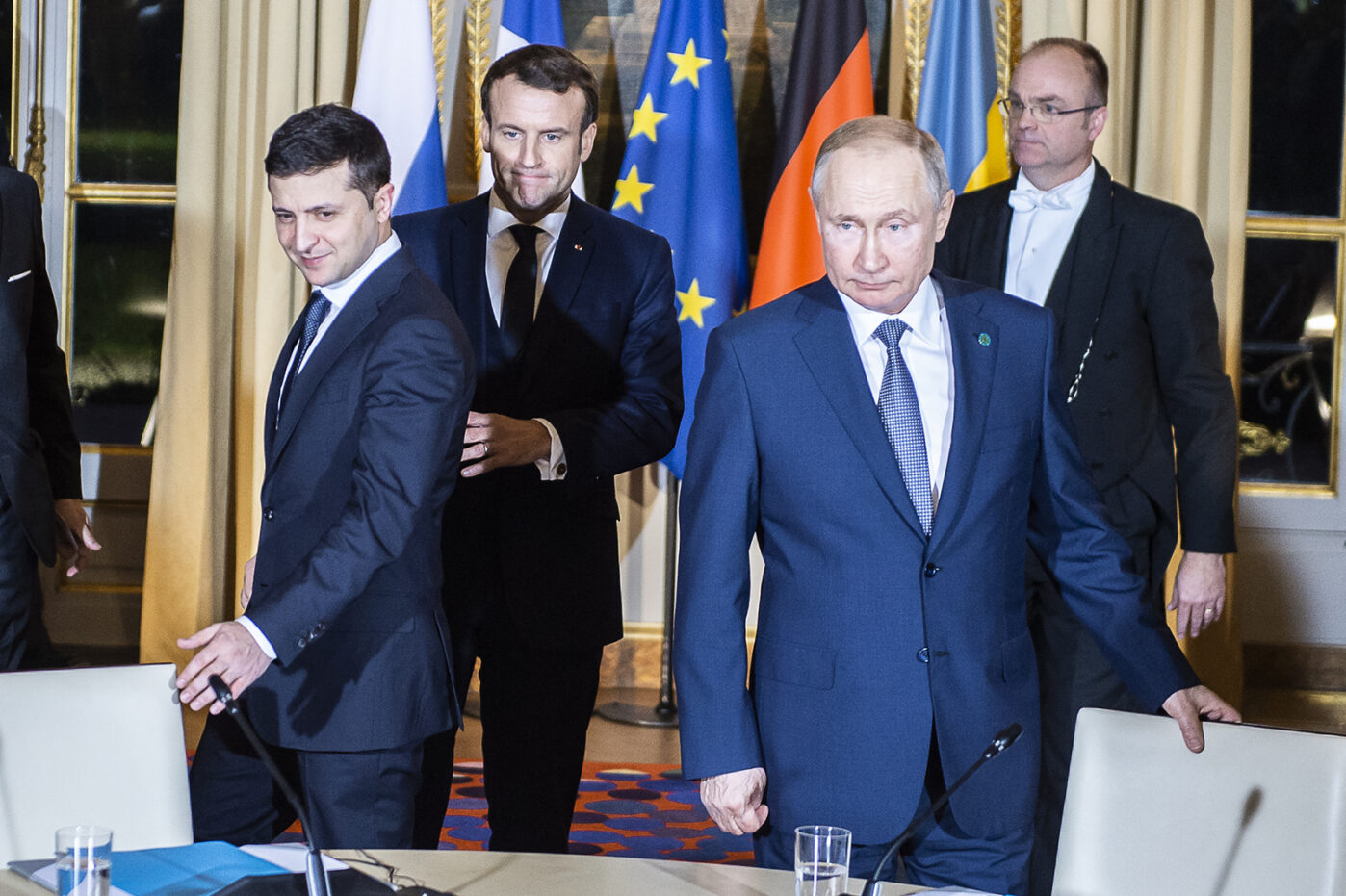 Эммануэль Макрон, Владимир Зеленский и&nbsp;Владимир Путин во&nbsp;время встречи лидеров «нормандской четверки» в&nbsp;Елисейском дворце в&nbsp;Париже