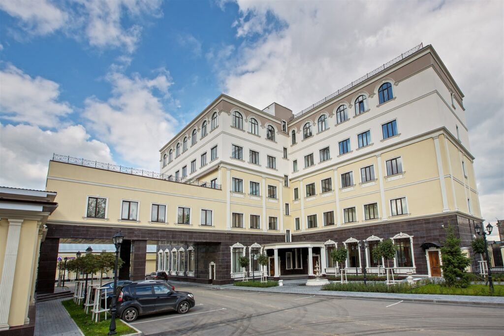 Внебрачный сын Сергея Шойгу Данила Шебунов владел компанией Капитал Инвест, сдающей в&nbsp;аренду офисы, с&nbsp;2020-го. Сейчас её передали в&nbsp;управление банку Минобороны