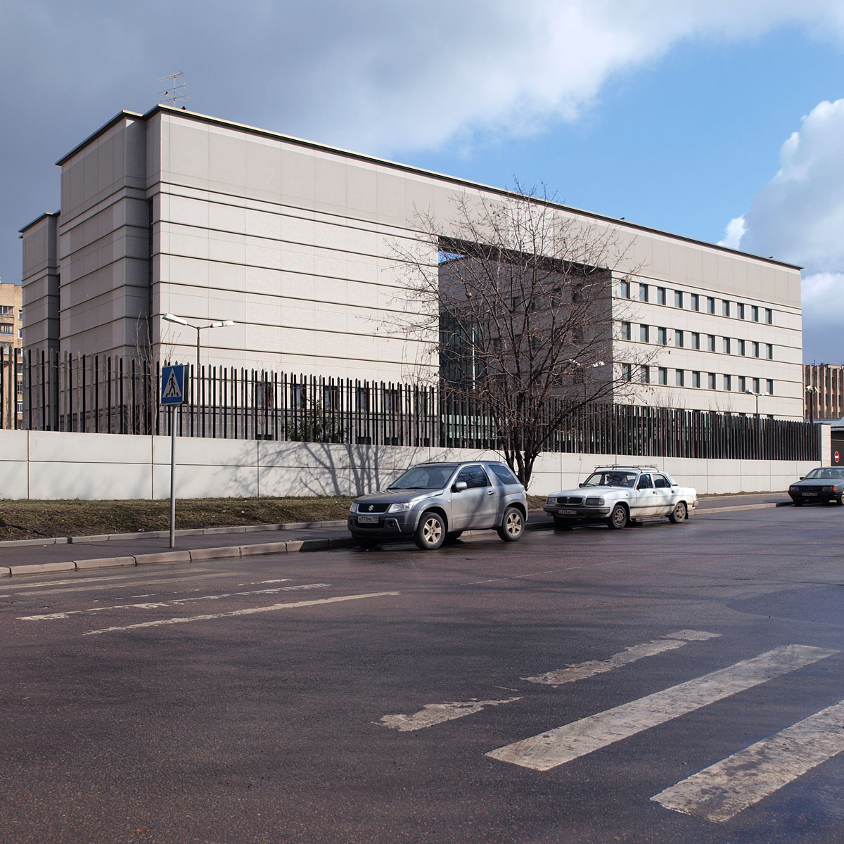 Токио закрывает все филиалы Японского центра в России