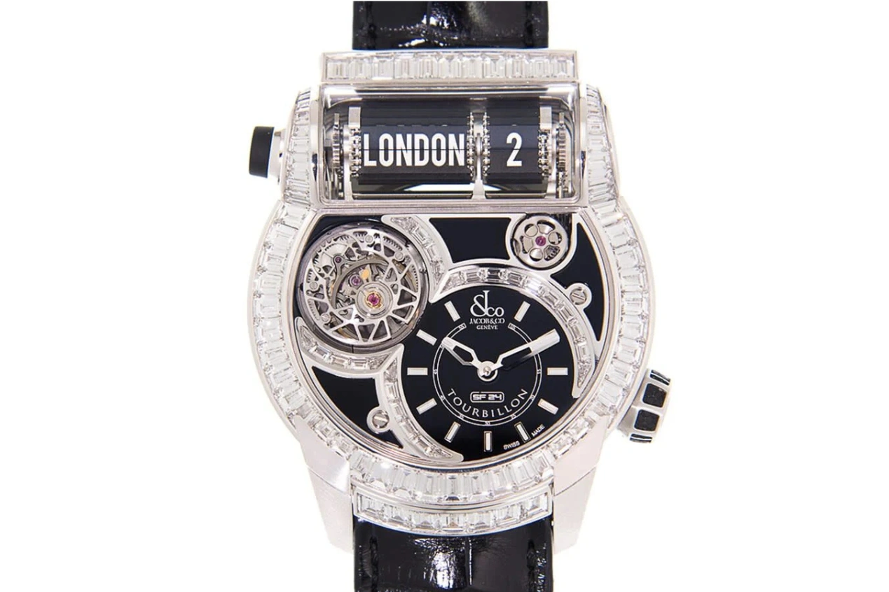 Адам Кадыров замечен в часах Jacob & Co из серии Epic SF24 из белого золота со 104 бриллиантами стоимостью более 40 млн