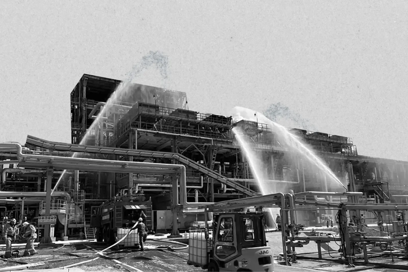 Кремлеботы начали убеждать россиян в отсутствии дефицита бензина: Рост цен на топливо они объяснили “модернизацией НПЗ”