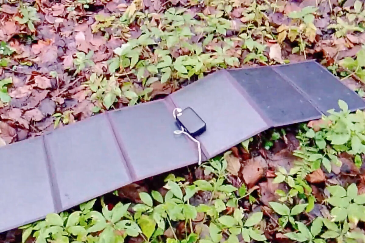 Портативная солнечная панель для зарядки телефонов и&nbsp;пауер-банков