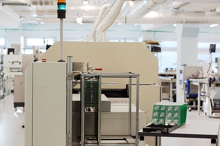 С осени 2026-го в России вводят новый технологический сбор на смартфоны, ноутбуки и бытовую технику