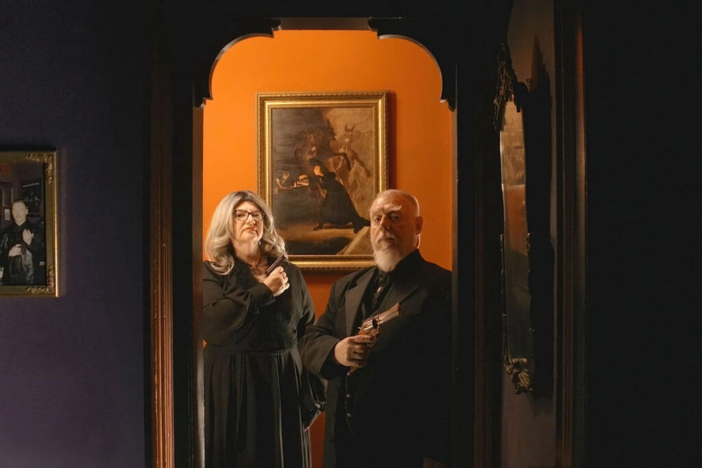 Верховный жрец Храма Сатаны Питер Гилмор утверждает, что церковь сатаны&nbsp;— атеистическая структура, связанная не&nbsp;с&nbsp;религией, а&nbsp;политическим активизмом