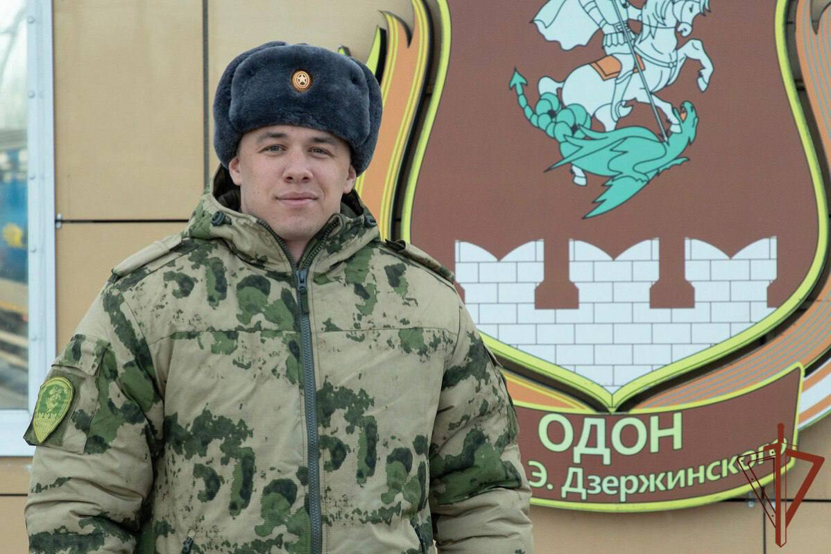 Рэпер MACAN (Андрей Косолапов) проходит военную службы по призыву<br />
в отдельной дивизии оперативного назначения им. Ф. Э. Дзержинского