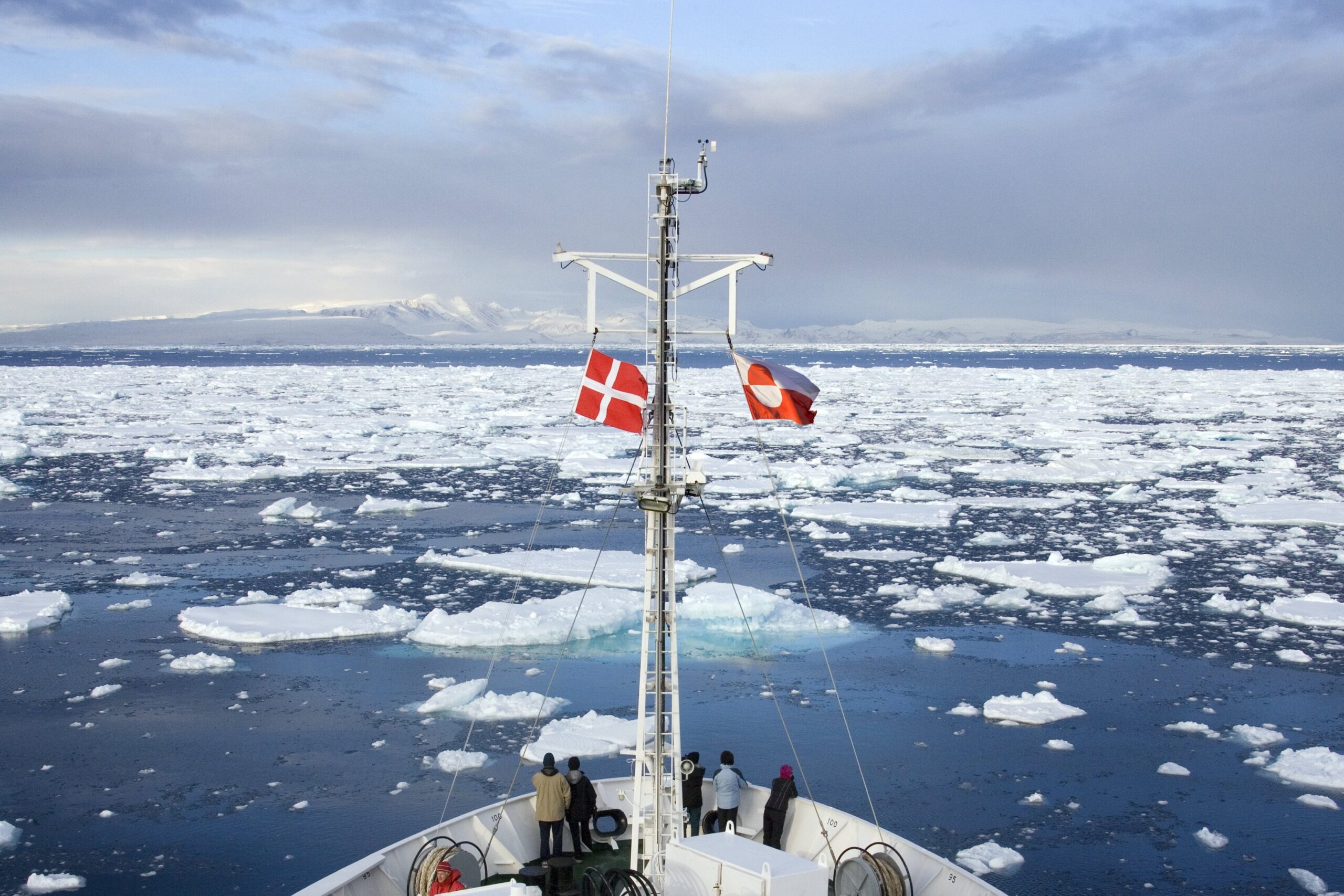 Почему США хотят купить или аннексировать Гренландию, что говорит Дания и НАТО и чем остров важен стратегически
