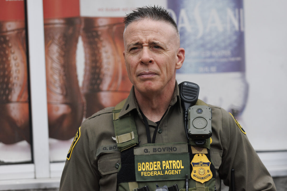 Что такое служба ICE, почему её агенты убивают граждан США и за что ICE сравнивают с НКВД