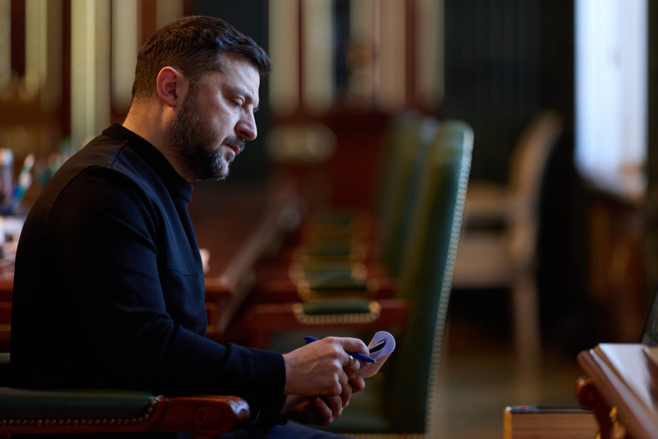 Владимир Зеленский, возможно, будет готов отказаться от контроля над территориями Донбасса ради мира