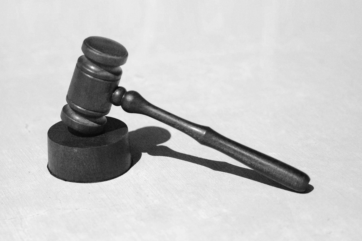 Суд оштрафовал пенсионера по статье о «дискредитации» армии за лайки видео «иноагентов» на YouTube