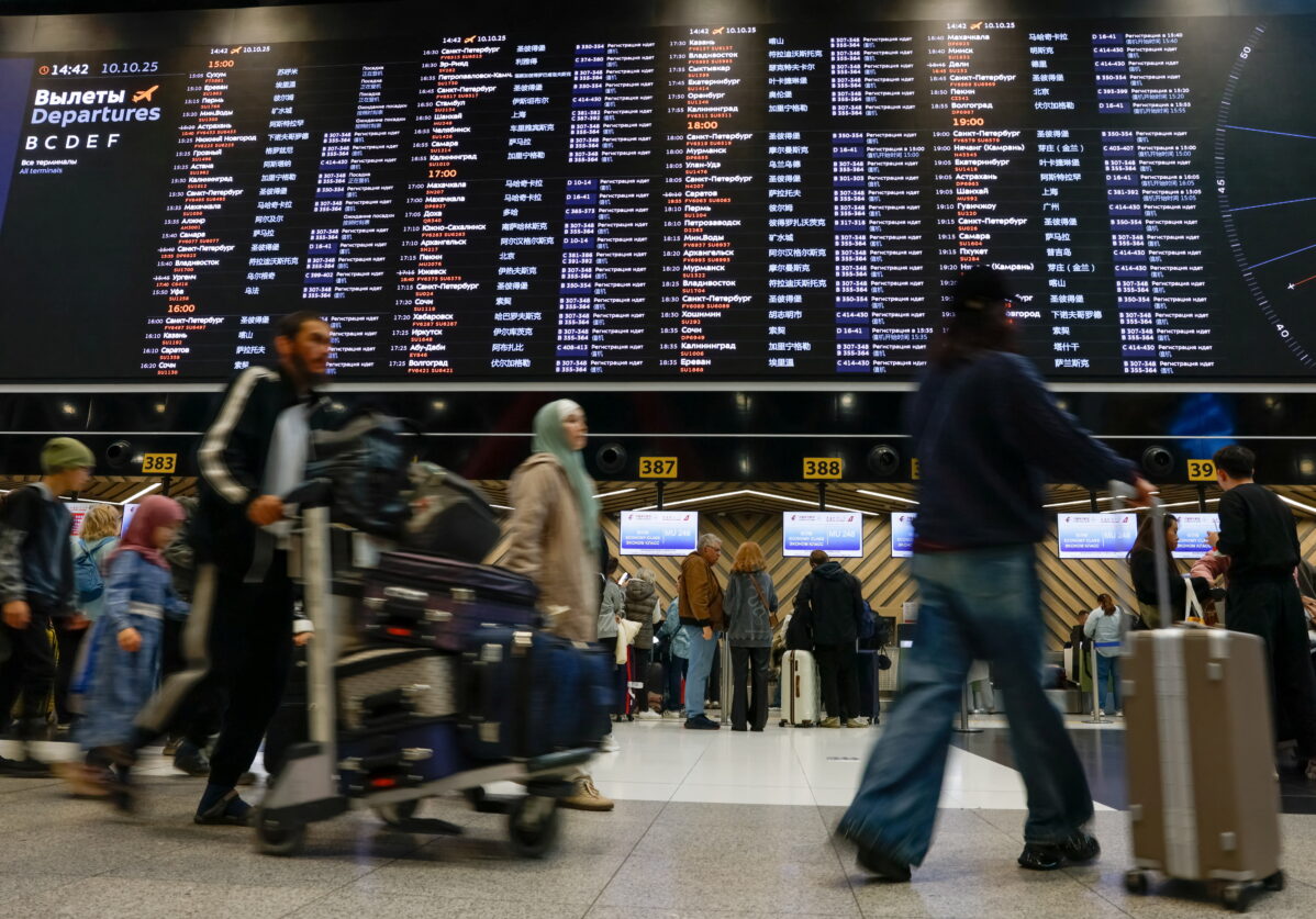 При длительных задержках авиарейсов воду будут подавать через три часа после намеченного времени вылета, а еду — после шести часов