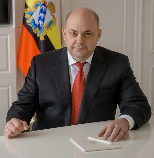 Бывший губернатор Курской области Алексей Смирнов заявил о «десятках миллионов откатов» его предшественника Романа Старовойта при строительстве фортификаций